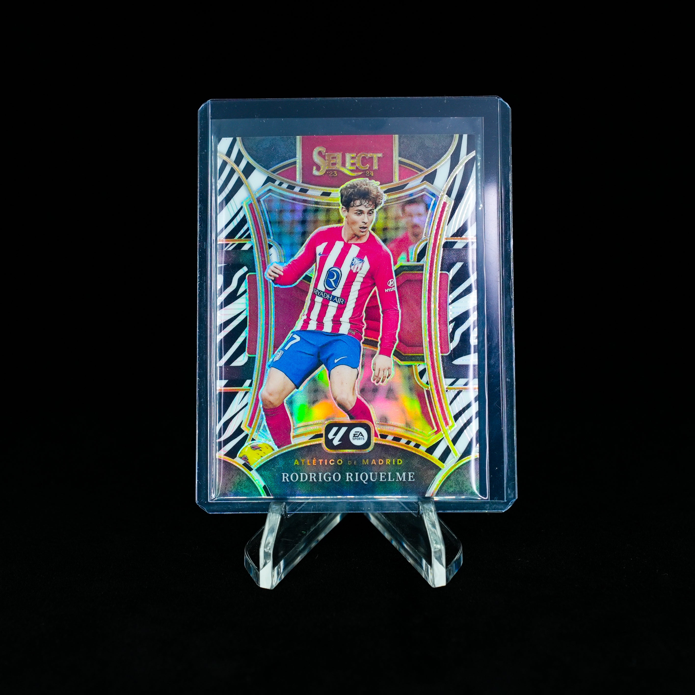 2023-2024 Panini-Select la liga-Rodrigo Riquelme-Zebra Prizm