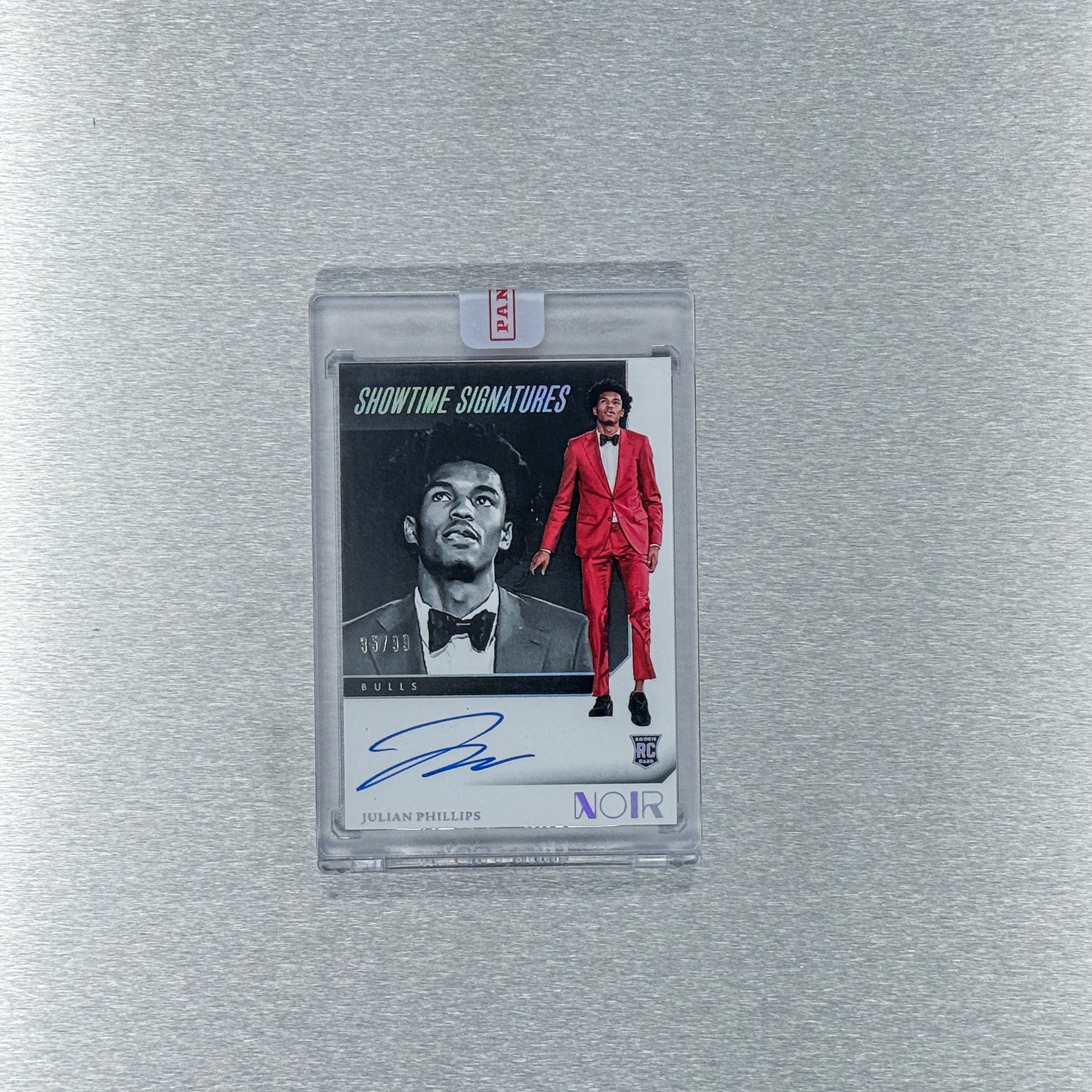 2023-24 Panini Noir Basketball - Chicago Bulls - Julian Phillips 35/99 – Showtime Signatures